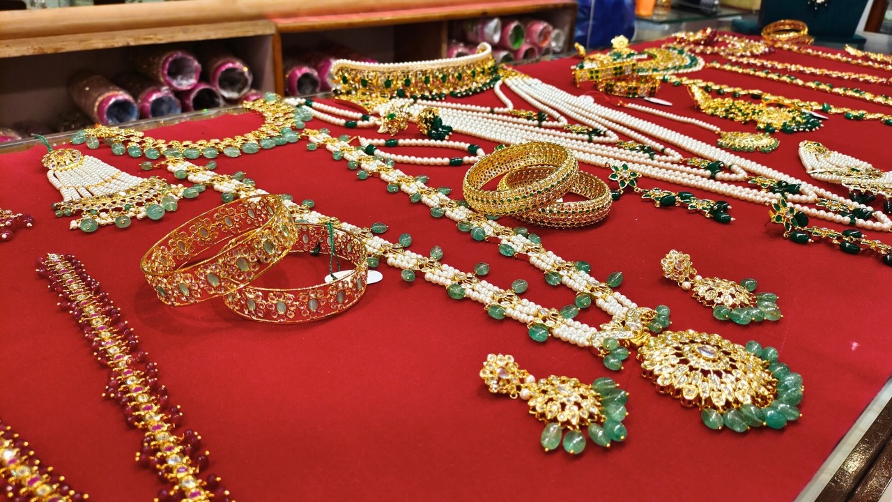 Pakistani Jewellery Navratan Polki Gold Polish 50% OFFER Charminar Ladbazar Hyderabad Market