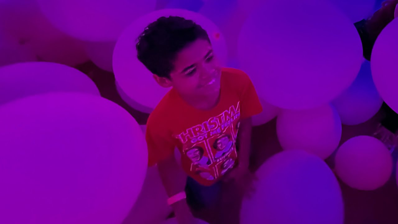 Nolan Visits Bubble World - Nolan Educational Videos
