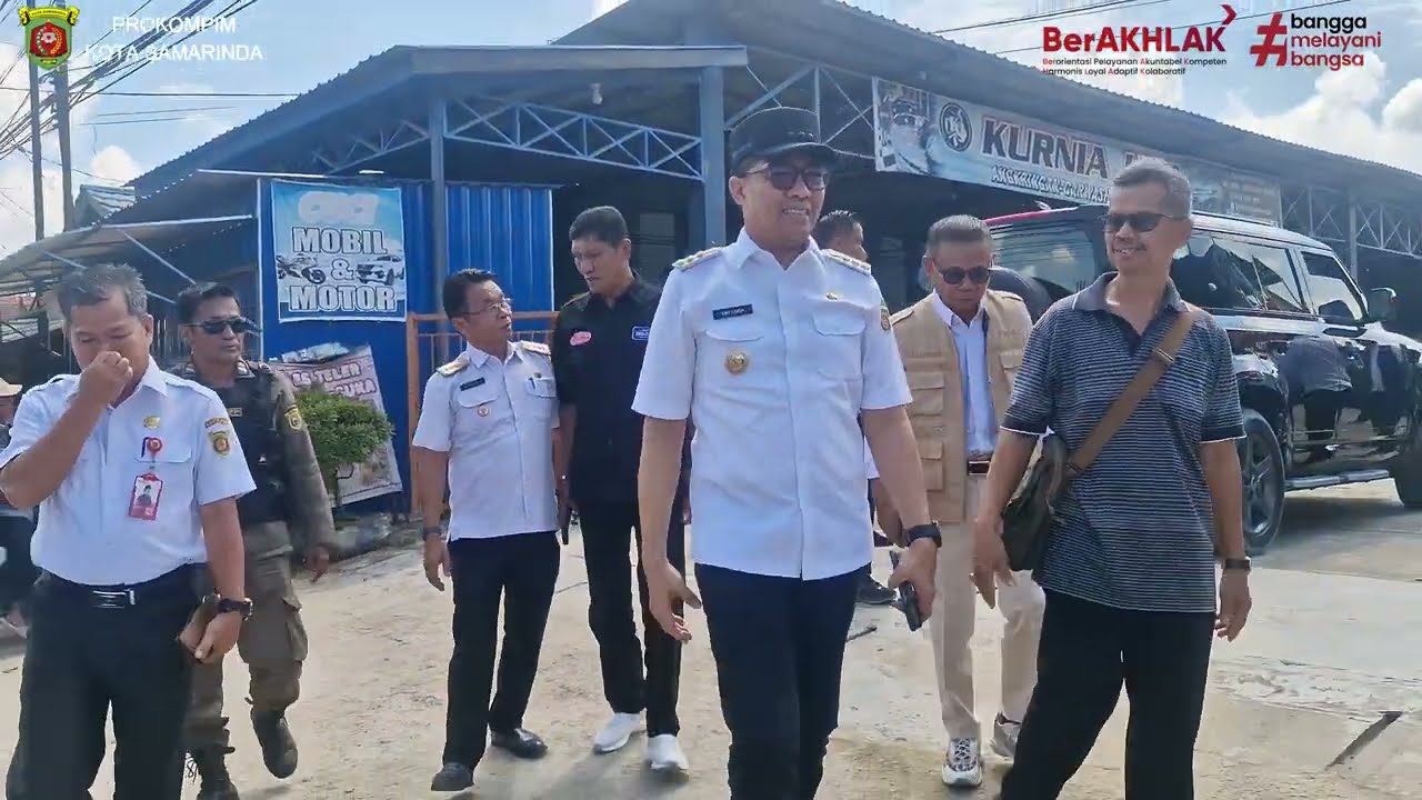 Wali Kota Tinjau Saluran Drainase Di Perumahan H. Saleh Loa Janan Ilir