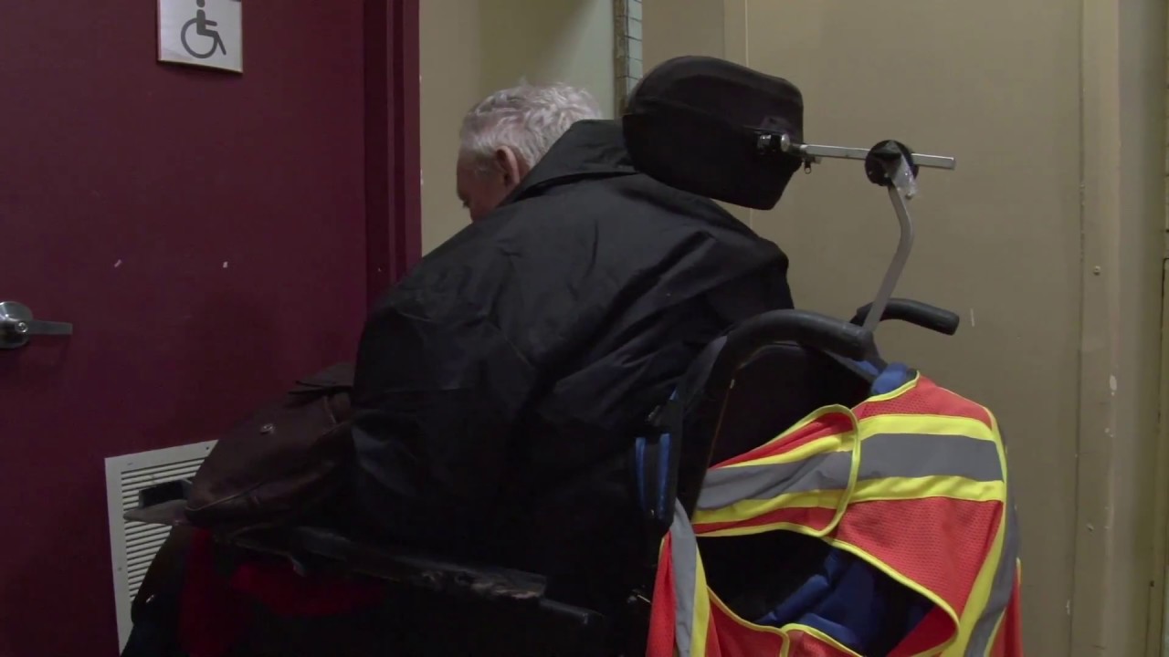 L'accessibilité - un droit - Henri au restaurant