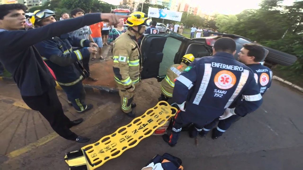 Colis&atilde;o Carro x Carro em um dos cruzamentos mais perigosos de Taguatinga.