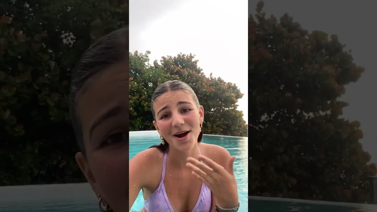 Senna bellod in bikini