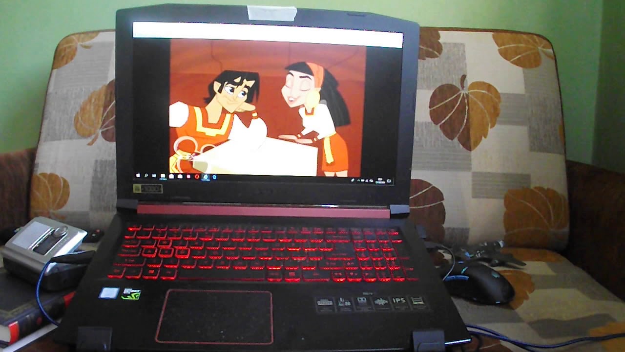 Nowa Szkoła kr&oacute;la na laptopie acer predator 17