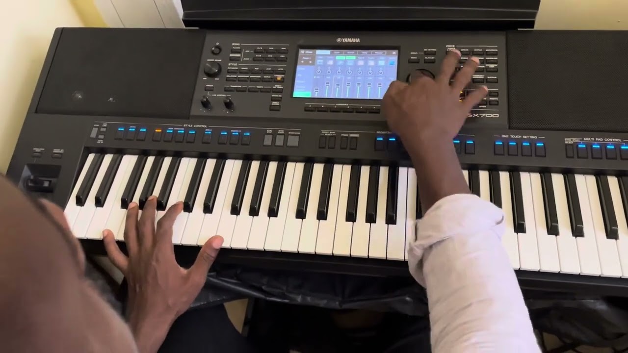 How to play the Basslines and chord progressions of the choral Hilife OKASA