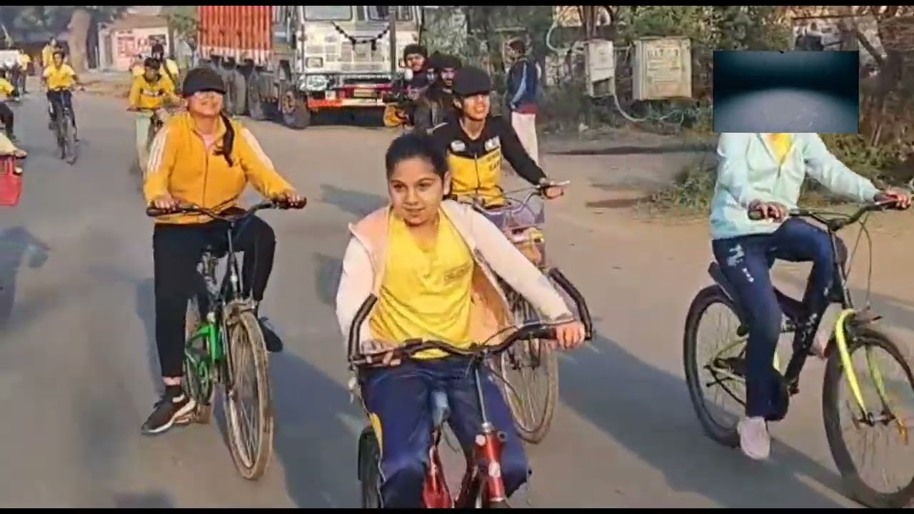 शहर में आयोजित हुआ खंडवा साइक्लोथोन, कलेक्टर एसपी भी रोड पर रेस लगाते हुए नजर