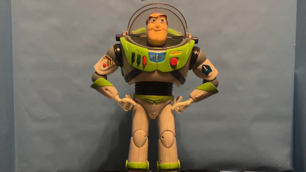 REVIEW: Thinkway Toy Story 2 Buzz Lightyear Talking Room Guard