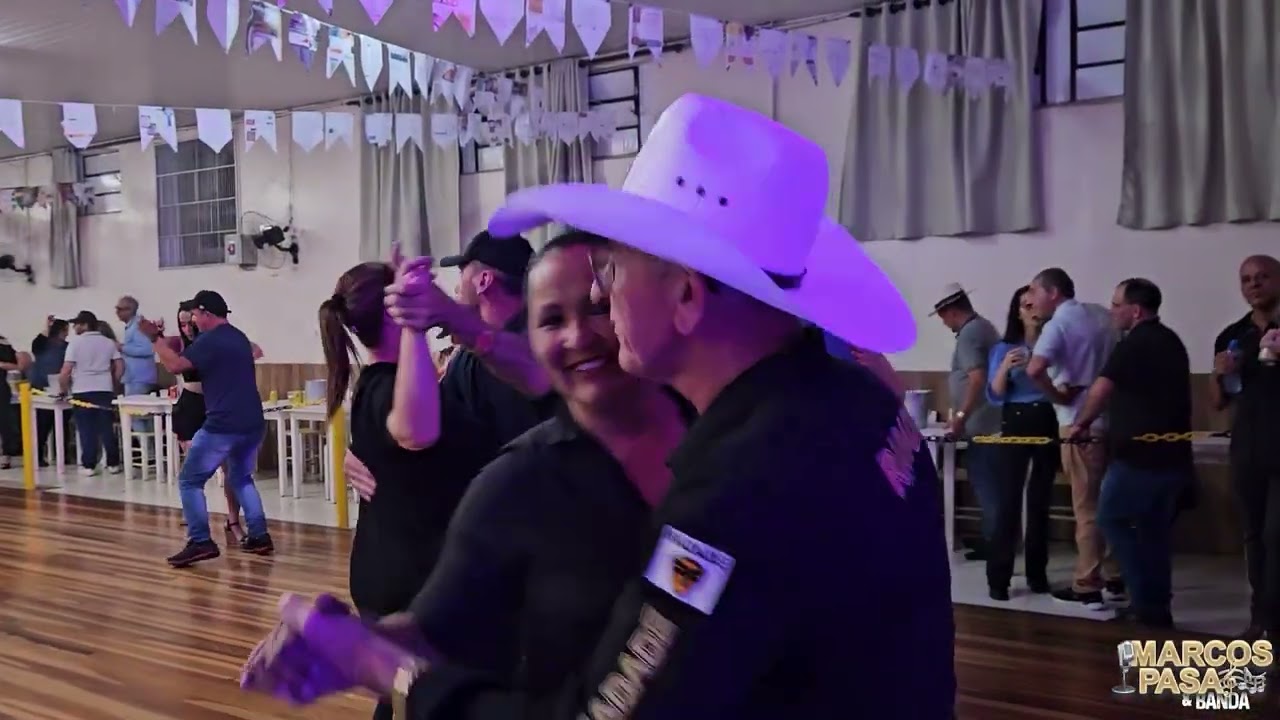 Tira Pé Tira Pé Vamos Dançar essa Seleção de Xote Minha Gente com Marcos Pasa No Forró AO VIVO