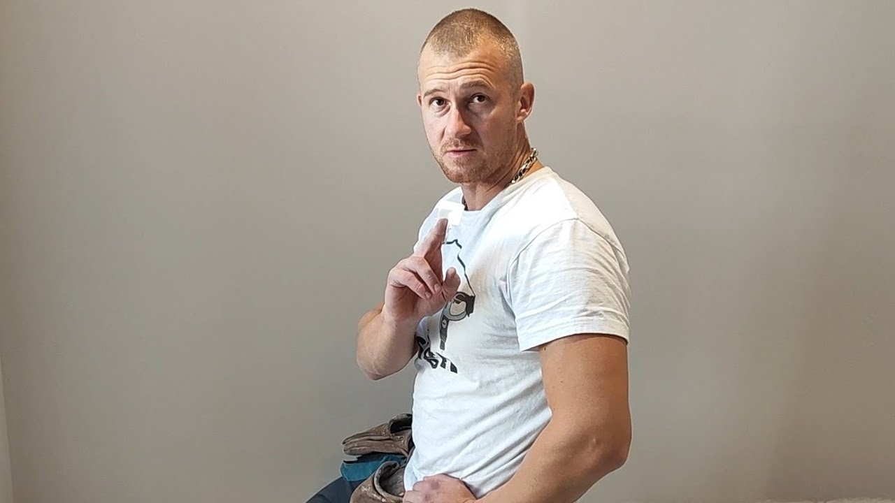 Монтаж на ПВЦ первази за ламиниран паркет Как се монтират когато са залепени плочки или паркет