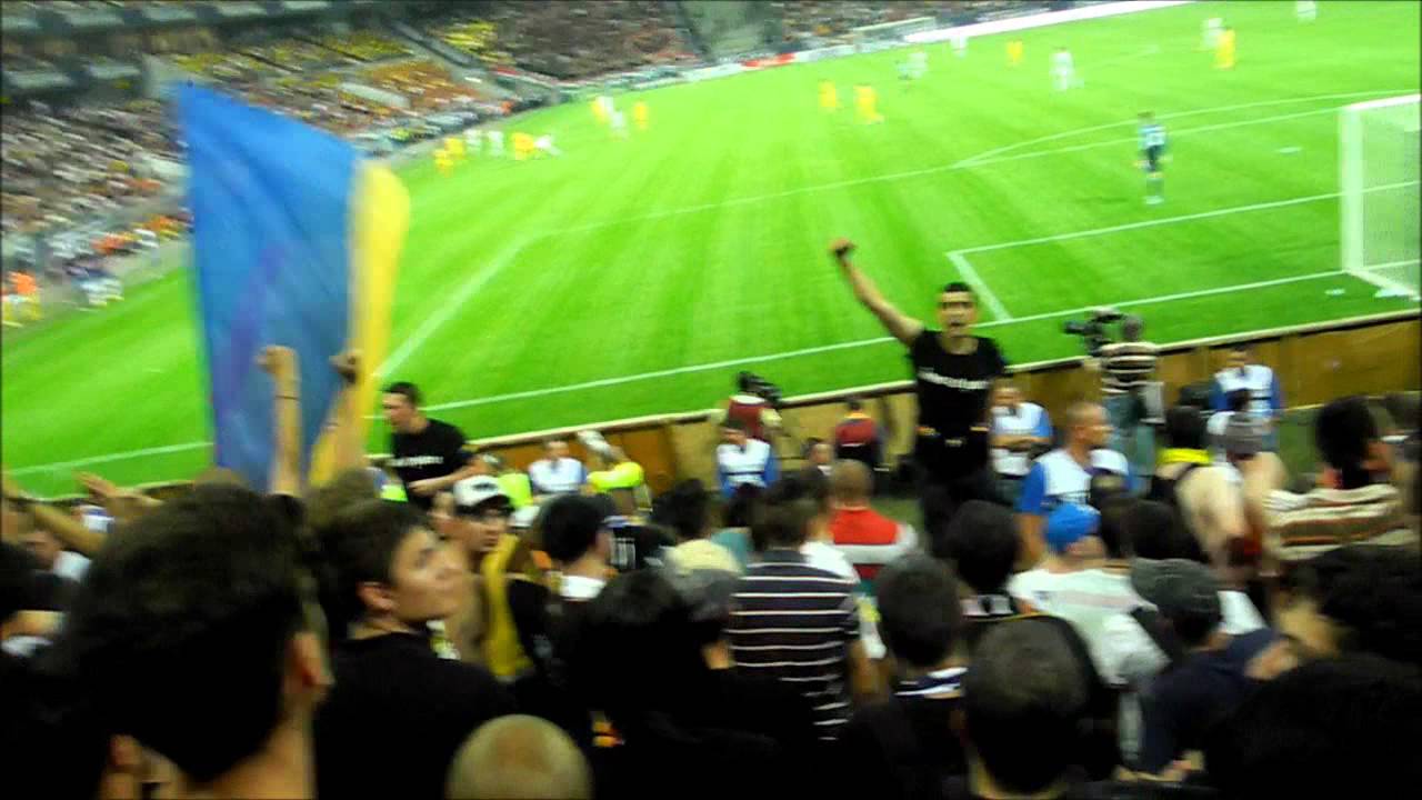 Atmosfera in peluza la Romania - ungaria 3-0