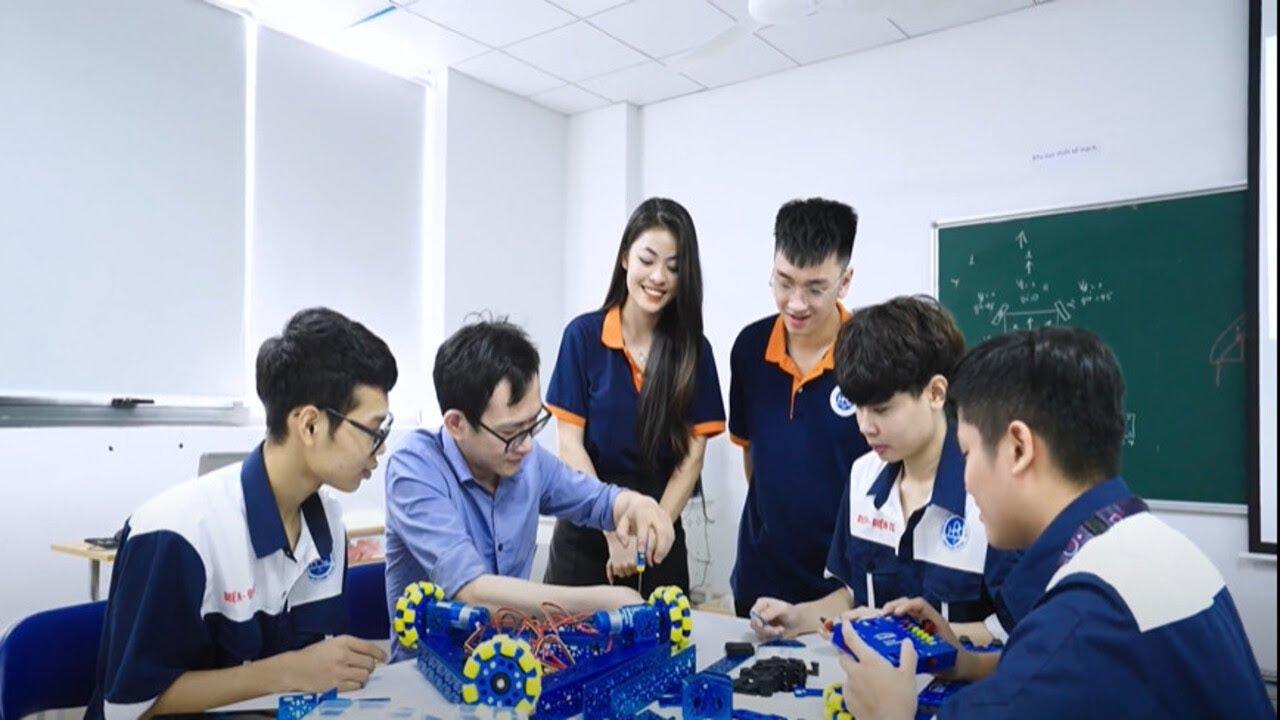 GIỚI THIỆU TRƯỜNG CAO ĐẲNG CÔNG NGHỆ BÁCH KHOA HÀ NỘI_2024