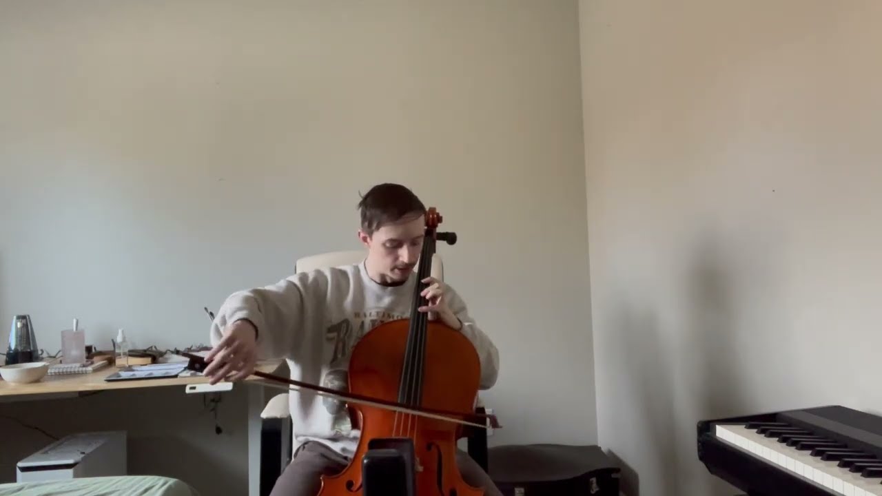 Trying to play Bach suite 1 Sarabande