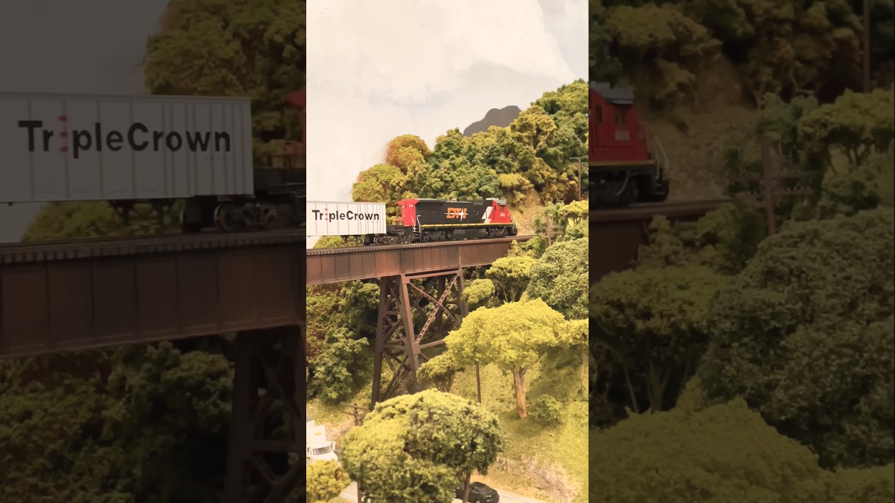 B39-8e doing what it was built for&hellip;fast freight! #moderndti