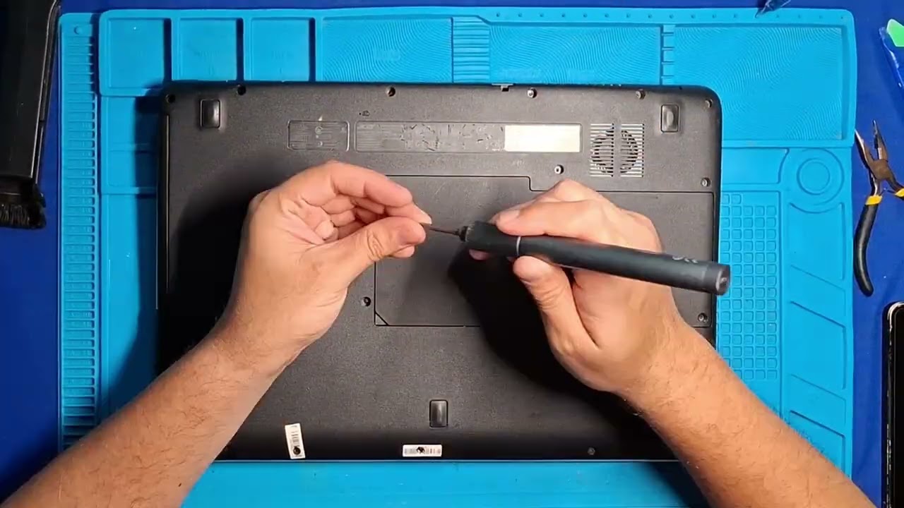 Proceso de mantenimiento de una Acer Aspire.