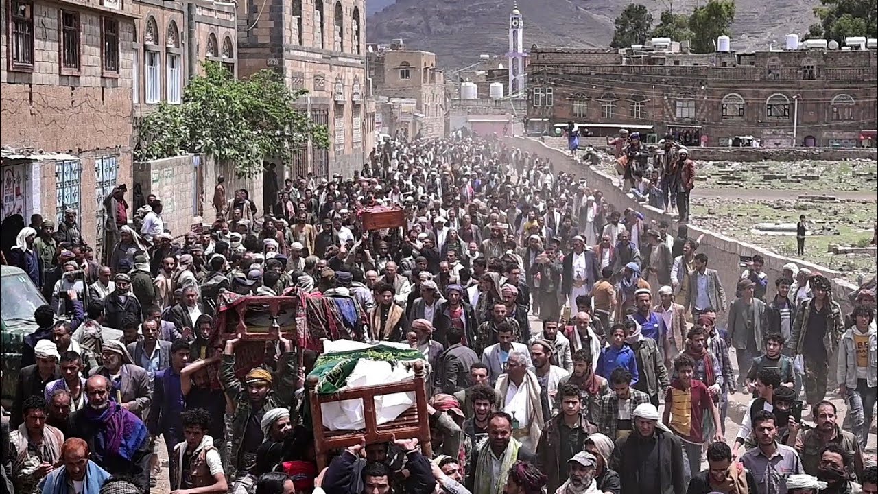 اكبر تشييع  لشهداء تفـ جـير  مدينة رداع في مدينة يريم