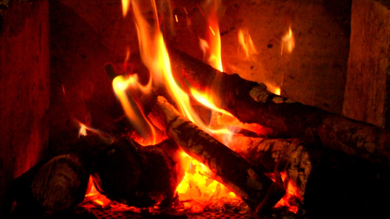 🔥 Quiet Fireplace Flames | Soft Crackling Fire for Sleep & Relaxation