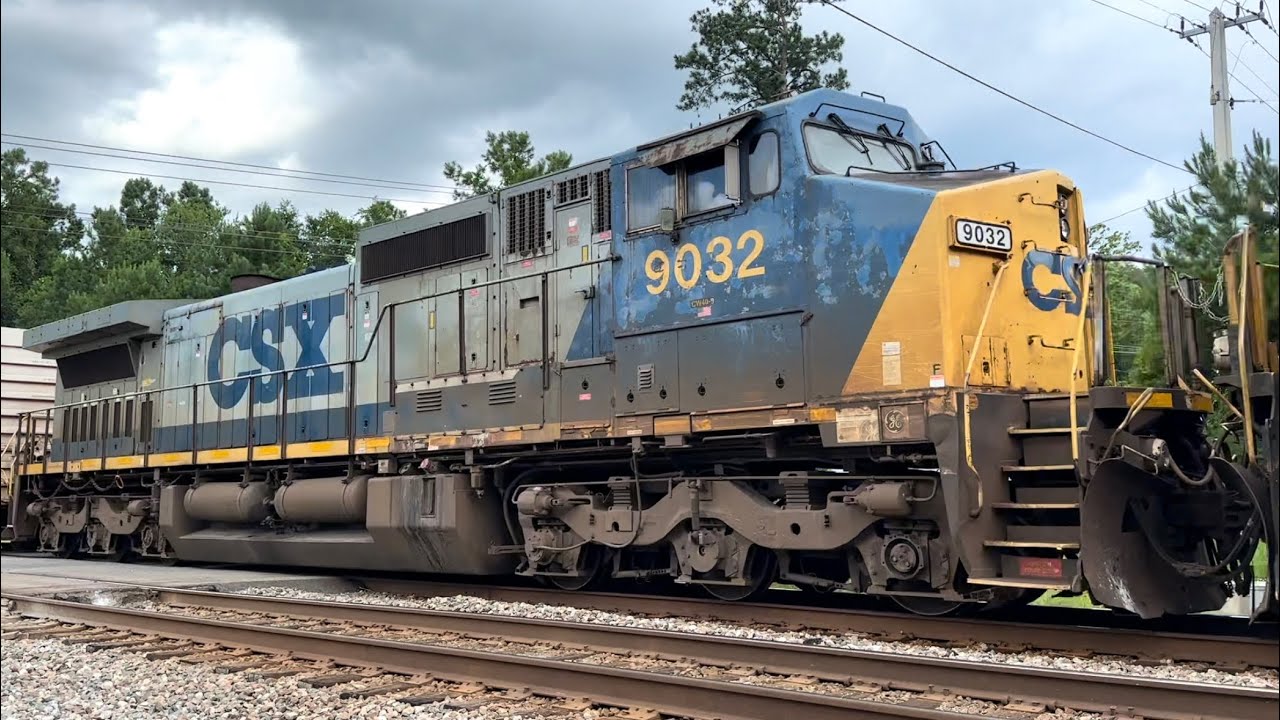 YN2 CSX Dash 9 9032 Trails on M441-30 at Callahan, FL