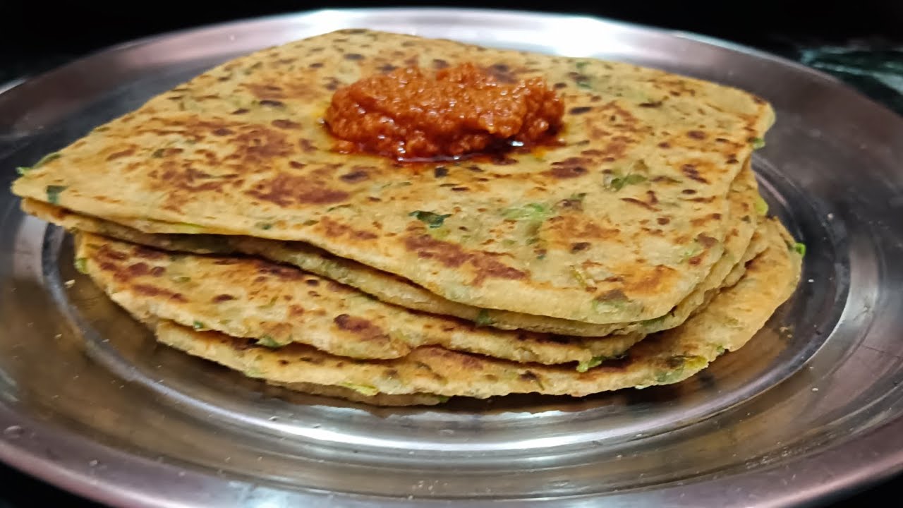 सर्दी के मौसम में जब कुछ न हो तो बनाएं ये मीठे आलू के पराठे!!😻😋|Meethi Paratha| Aalu Meethi Paratha|