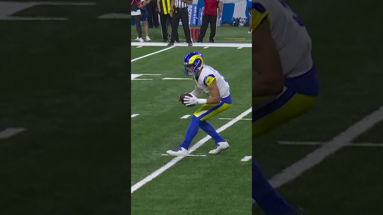 Matthew Stafford caught the snap with one hand😮&zwj;💨