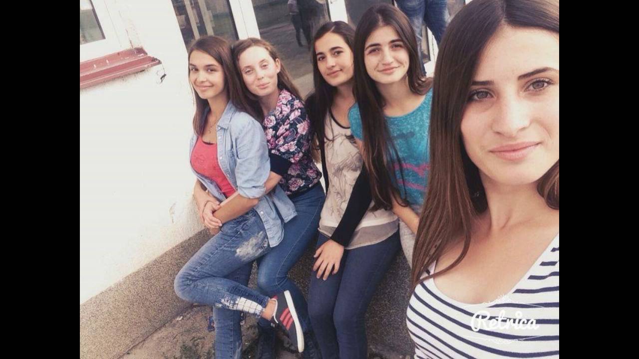 Maturantet XII/11, Aleksander Xhuvani Podujeve (by Goneta Hasani)