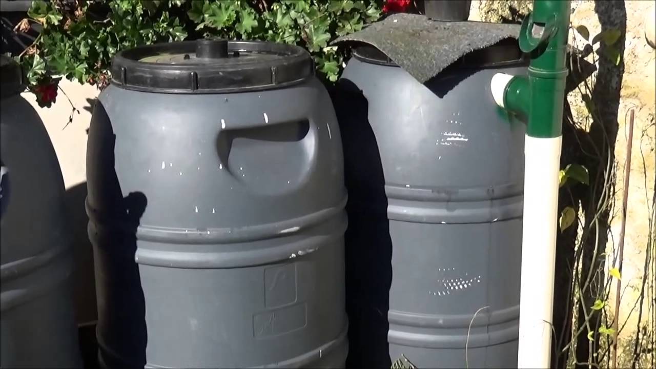 Coletor de água da chuva caseiro com medidor de nível fácil de fazer!