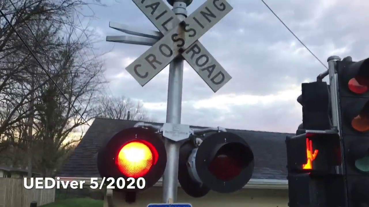 Ultimate Backyard Railroad Crossing Video #11: DIY Traffic Light & Railroad Crossing Gate 5/15/2020