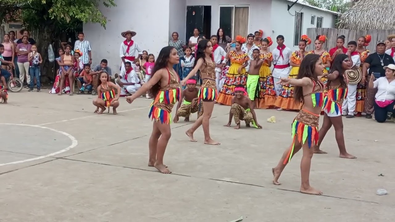 baile de mapale con el grupo de danza casa de la cultura infantil