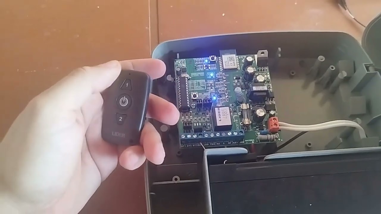 Como configurar o controle na central LR03SW Lider