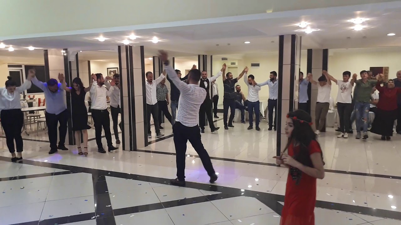 Artvin Borçka Hemşin horon Komutçu coşturuyor