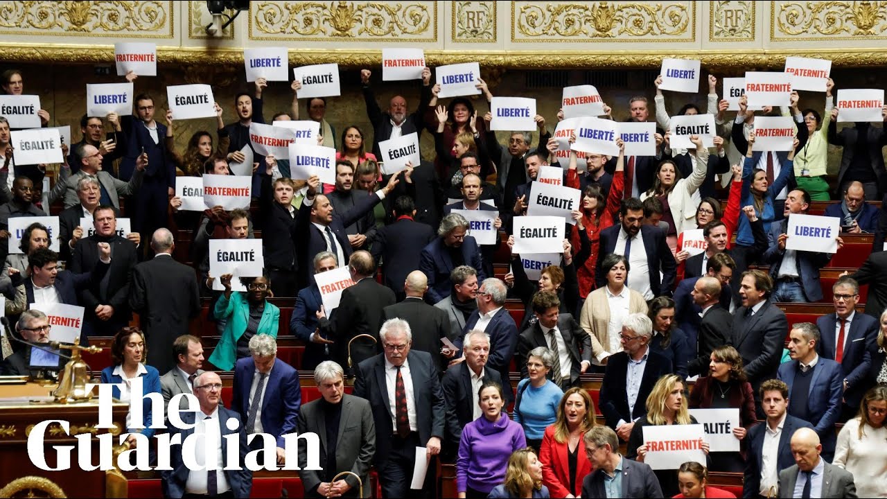 French politicians protest as controversial immigration bill passed