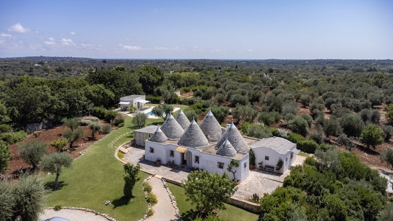 Luxury trulli with annex & pool for sale in Ostuni, Puglia &ndash; Valle d&rsquo;Itria