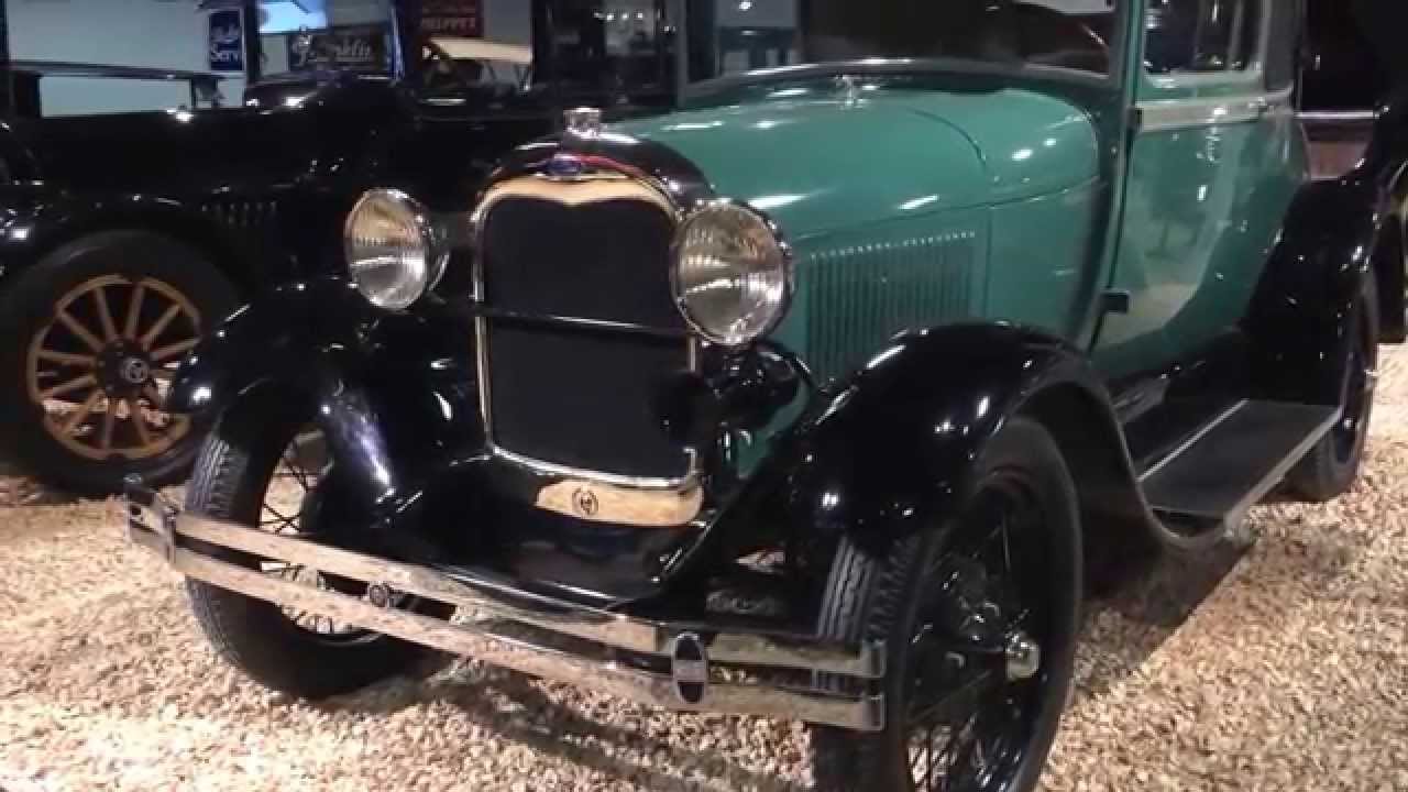 Vanhojen autojen kokoelma, antiikki auto kokoelma