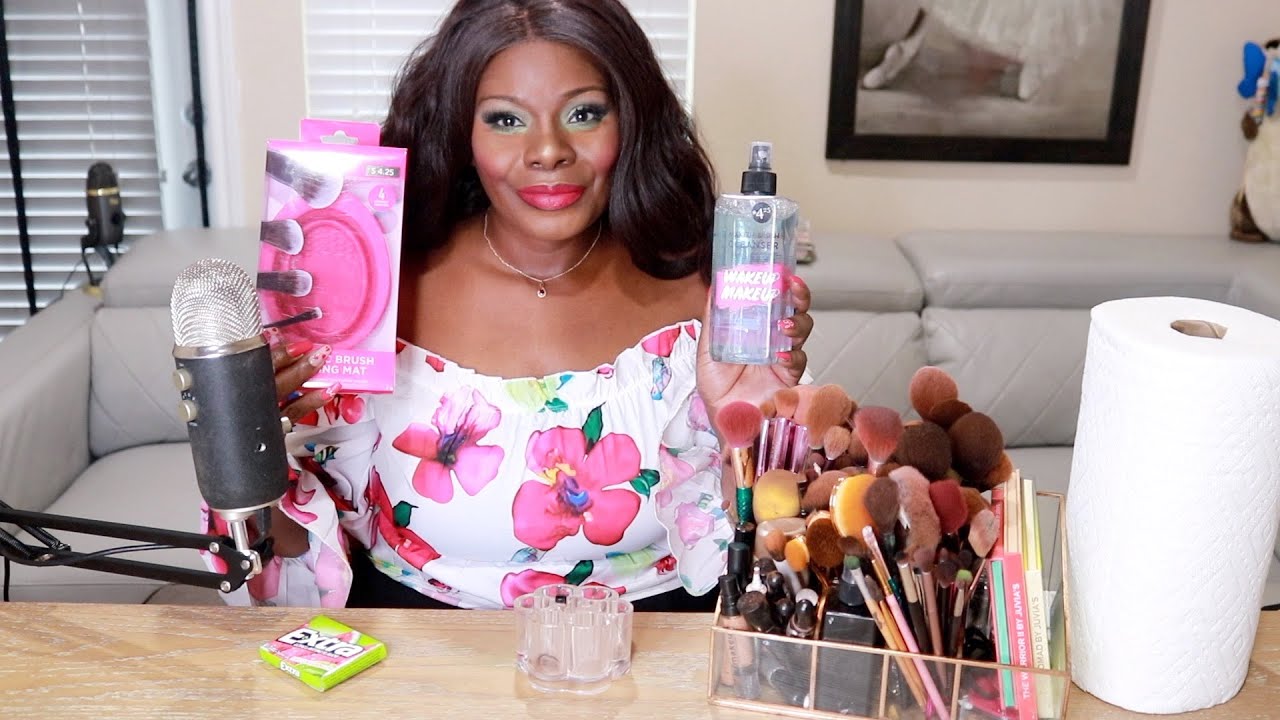 Cleaning Makeup Brushes | Brush Cleanser & Mat Tool ASMR Chewing Gum