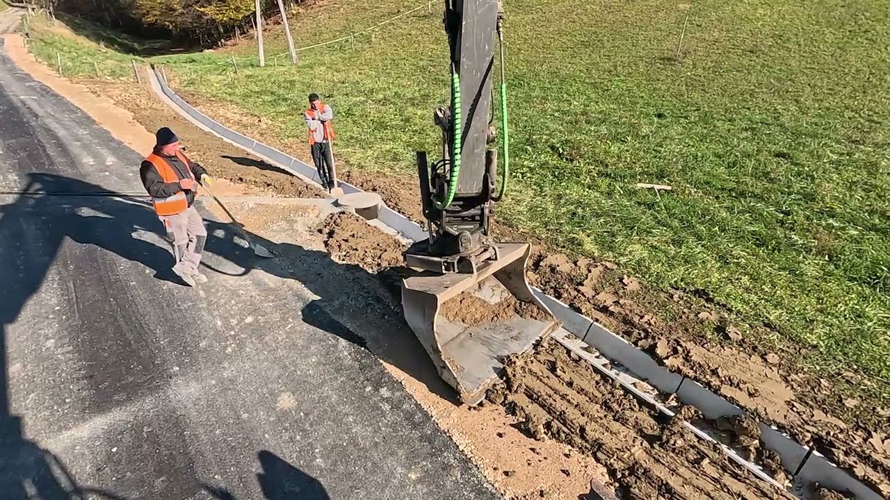 Landscaping (Volvo EW160)