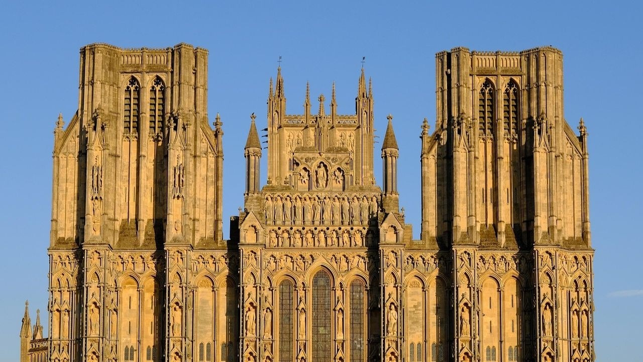 Wells, Somerset City Walk | Cathedral, Market and Vicars’ Close (4K)