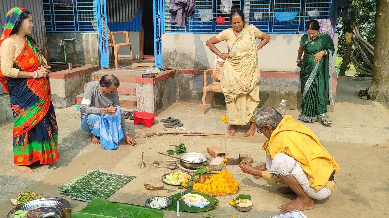 আজকে অনেক দিন পর সুজন দা-দের বাড়িতে পুজা করল