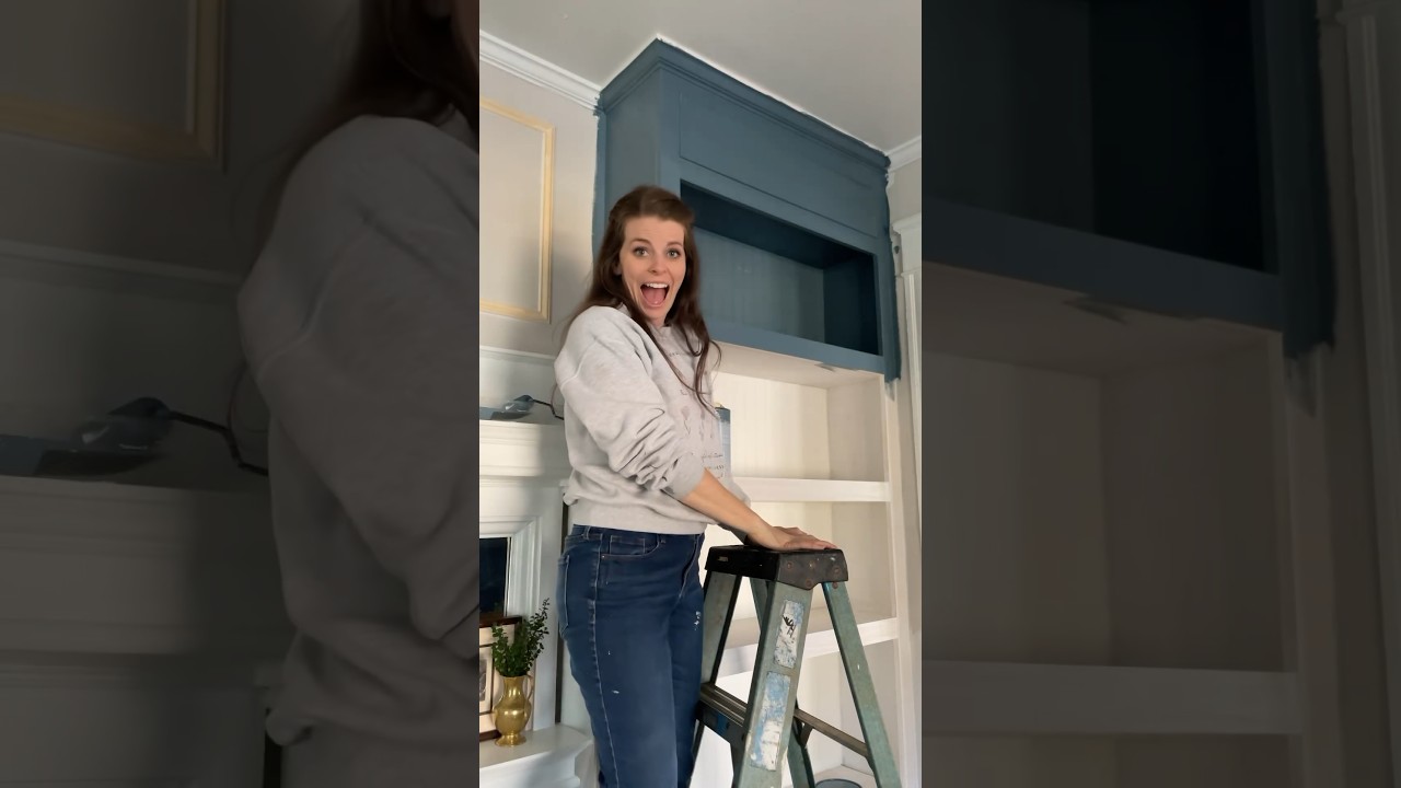 ADDING COLOR TO THE BUILT-IN BOOKSHELVES! 🤯🙌✨ #diy #doityourself #homedecor #books