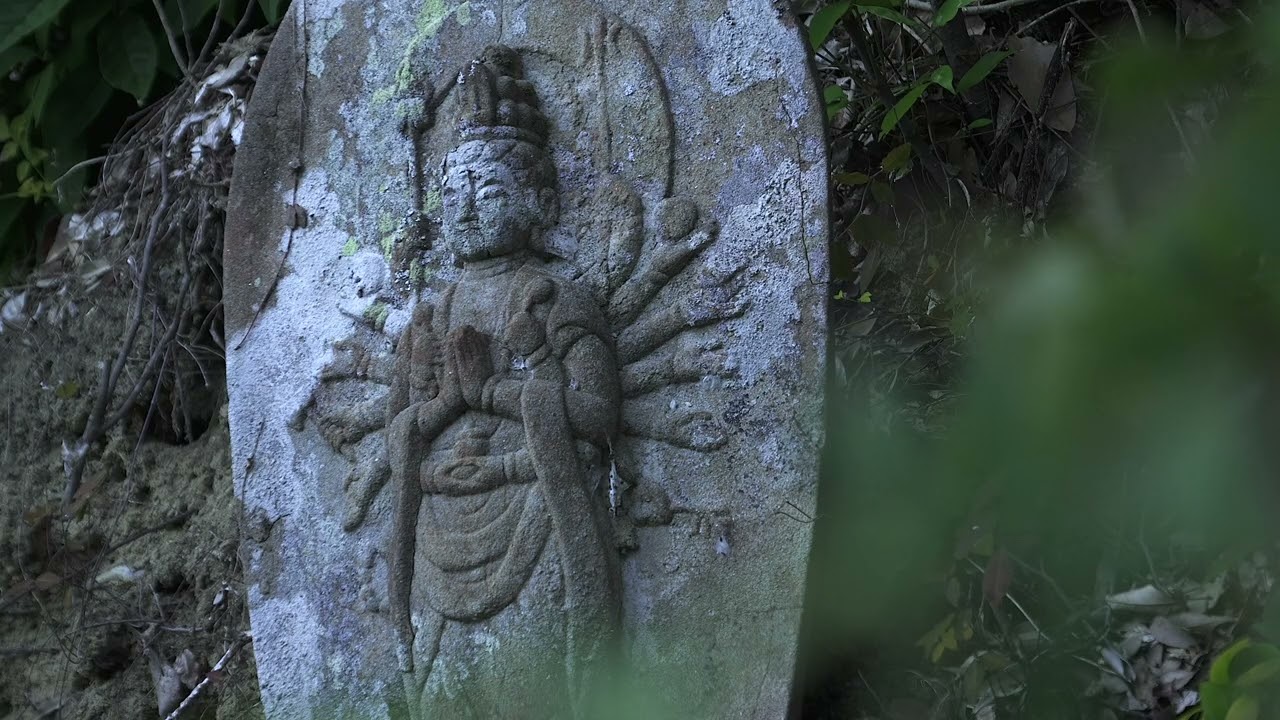 晩秋の松尾寺