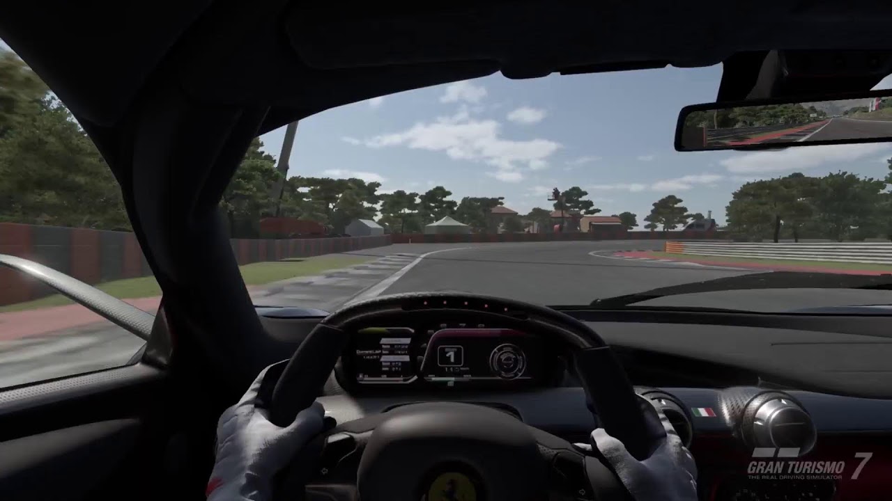 Ferrari LaFerrari '13  à  Dragon Trail