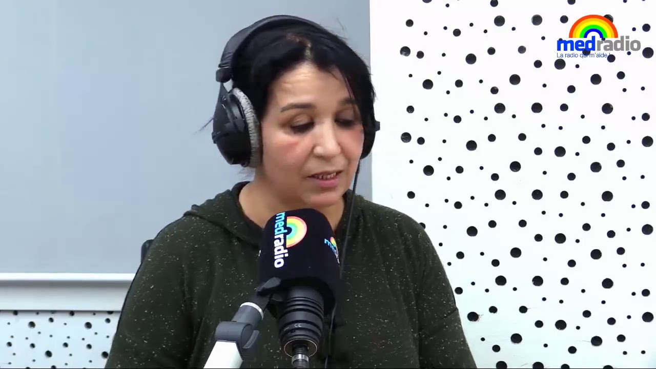 خلطات تجميلية كتعطي نضارة للبشرة من عظم التمر مع خبيرة الشعر والتجميل حورية الشويخ