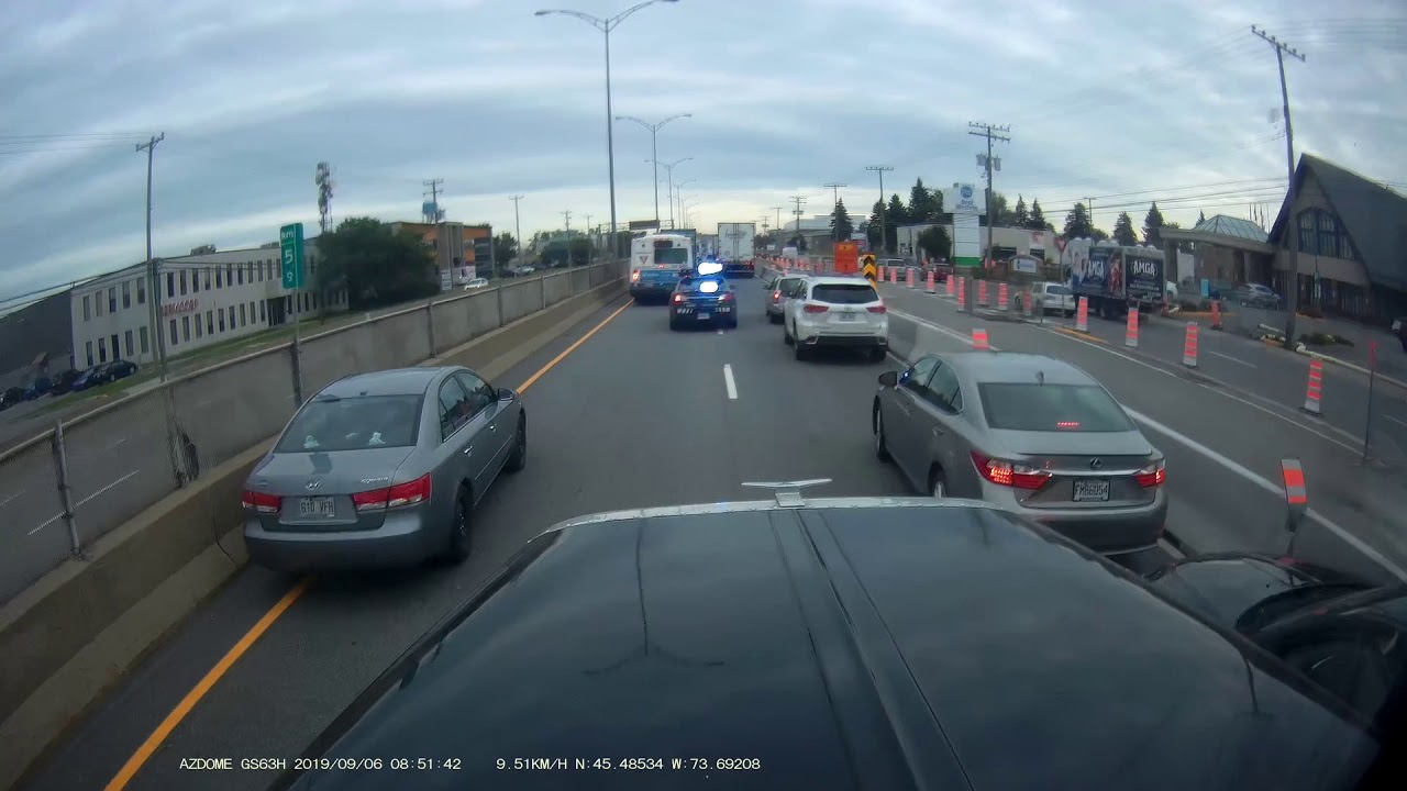 Police escort heavy towing Montreal