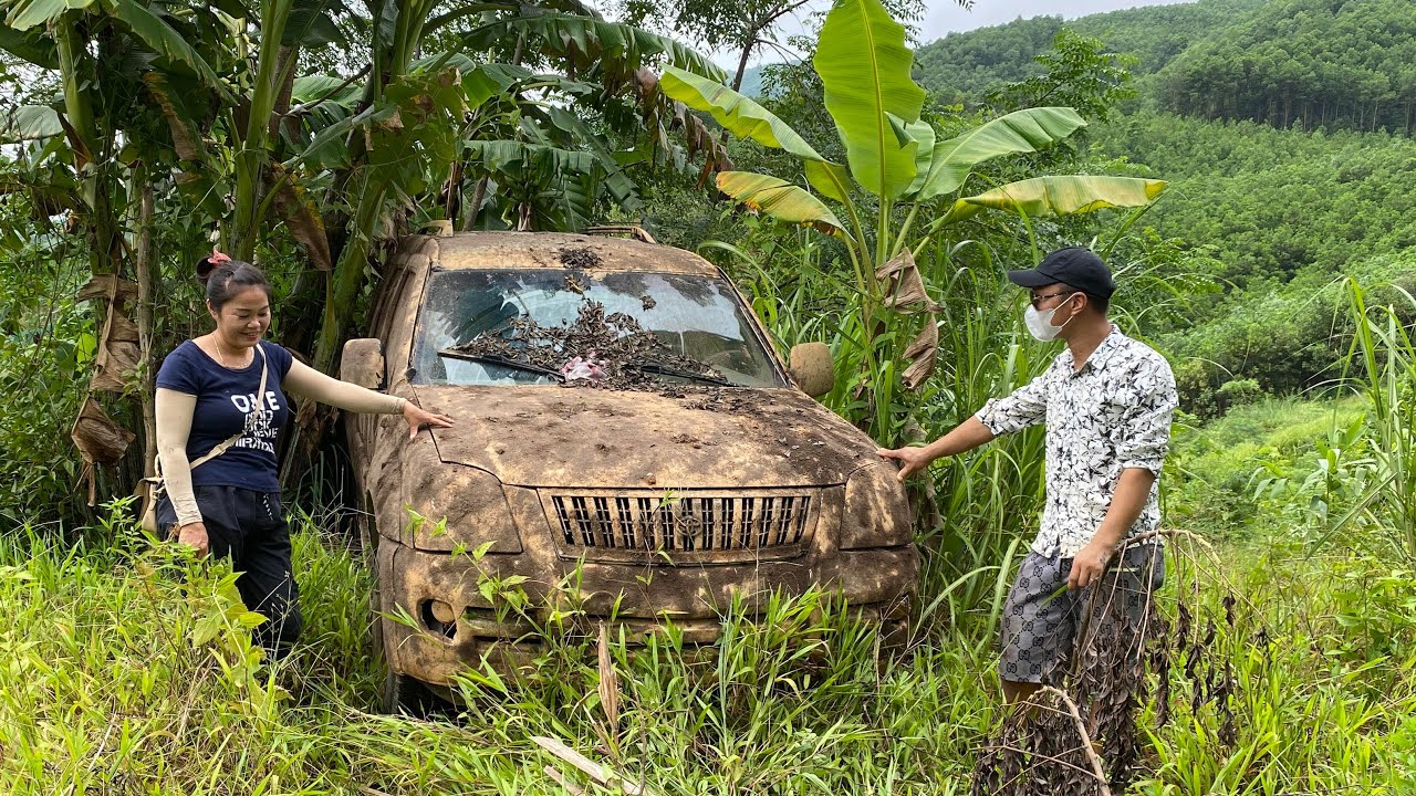 Girl Restores Toyota After Years of Abandonment and Buys It Back