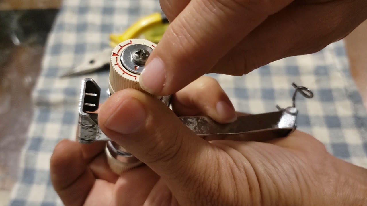 Como limpar o tensor da máquina Elgin 840
