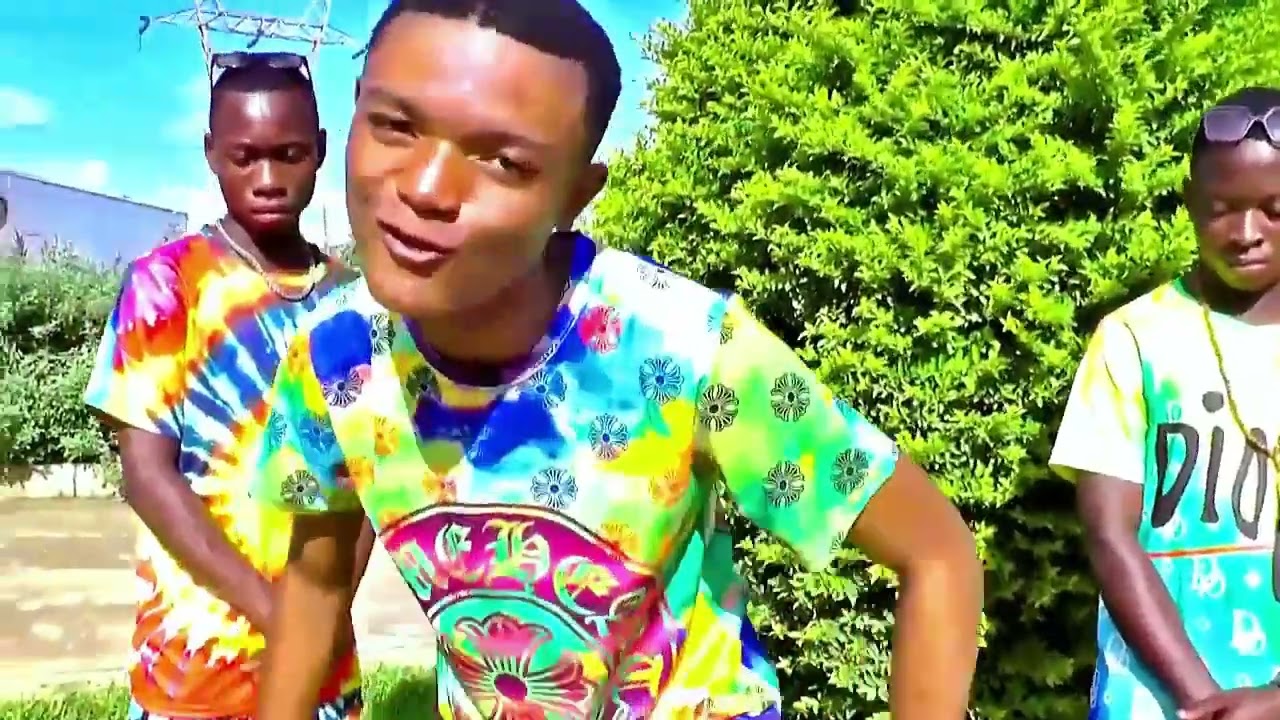 Fdnm  Bata_tubu_clip_officiel