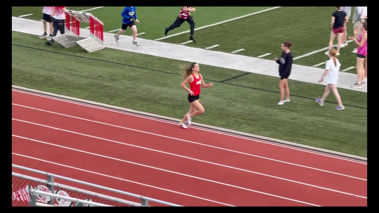 Elizabeth Wins 800m At Plainview 2026-3-3
