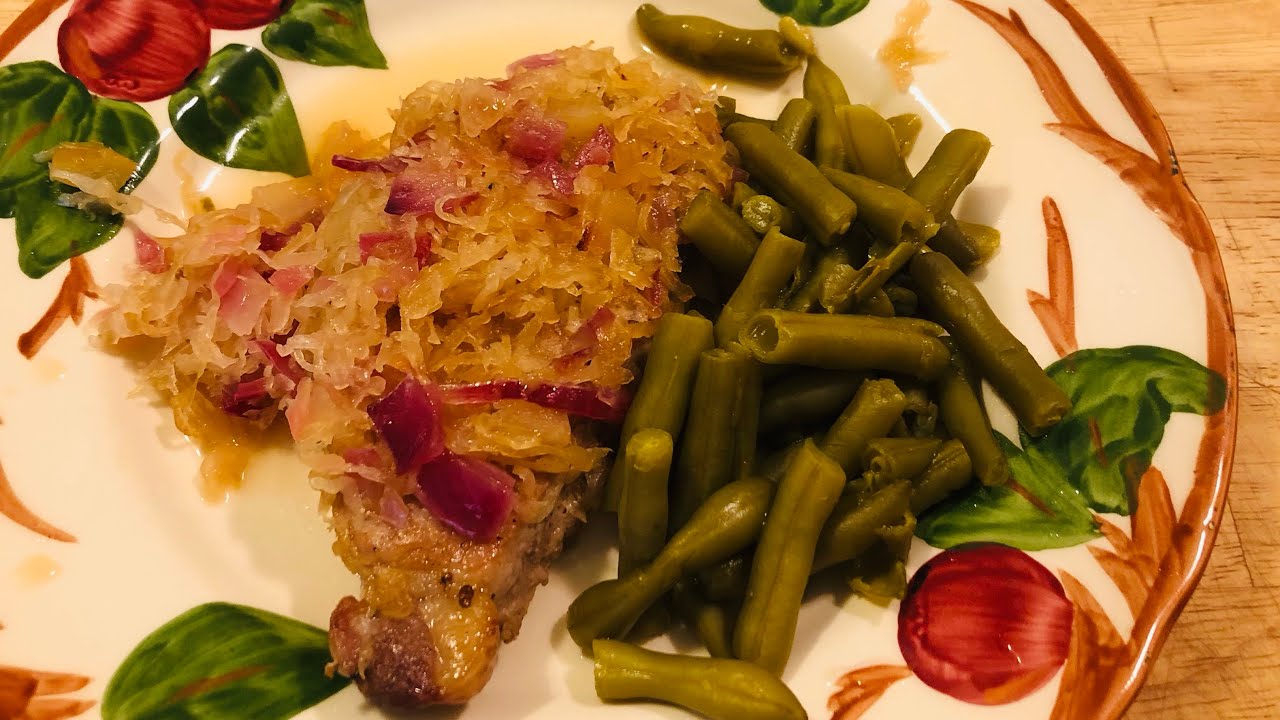 GERMAN PORK CHOPS WITH SAUERKRAUT ( DELICIOUS 😋)