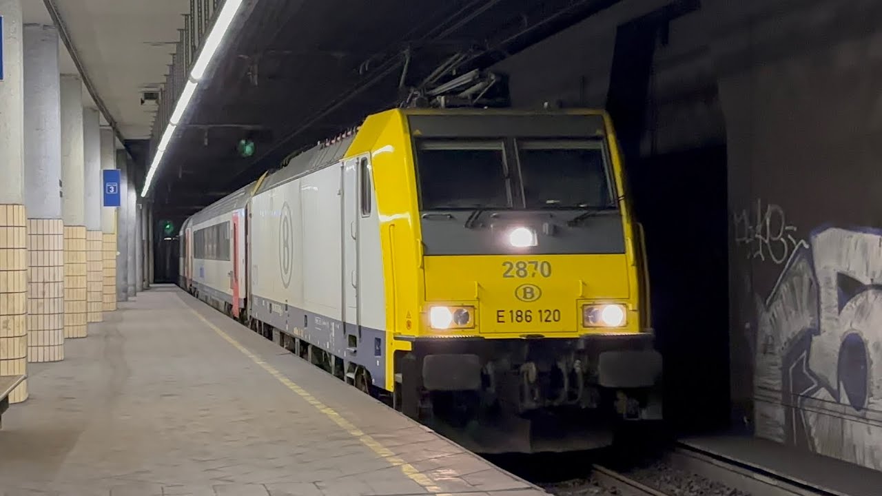 Trains at Bruxelles-Congrès Station (4K) 22-12-25