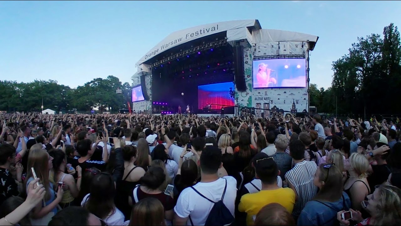 Dua Lipa - Blow Your Mind (Mwah) - Orange Warsaw Festival 2018 live 360