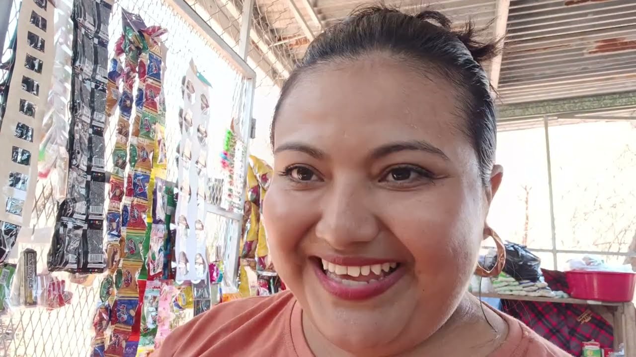 CINDY OY ESTA SURTIENDO MAS SU TIENDA POCO A POCO BA CRECIENDO 