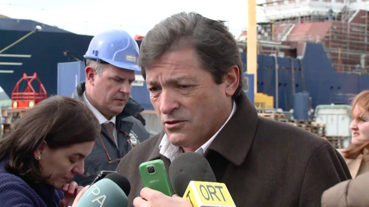 Visita de Javier Fernández a los astilleros Gondán.