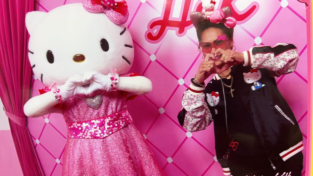 HELLO KITTY ribbon collection at Universal Studio Japan